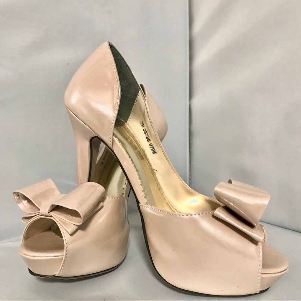 Champagne Johnathan Kayne Heels with Bow (NWB)